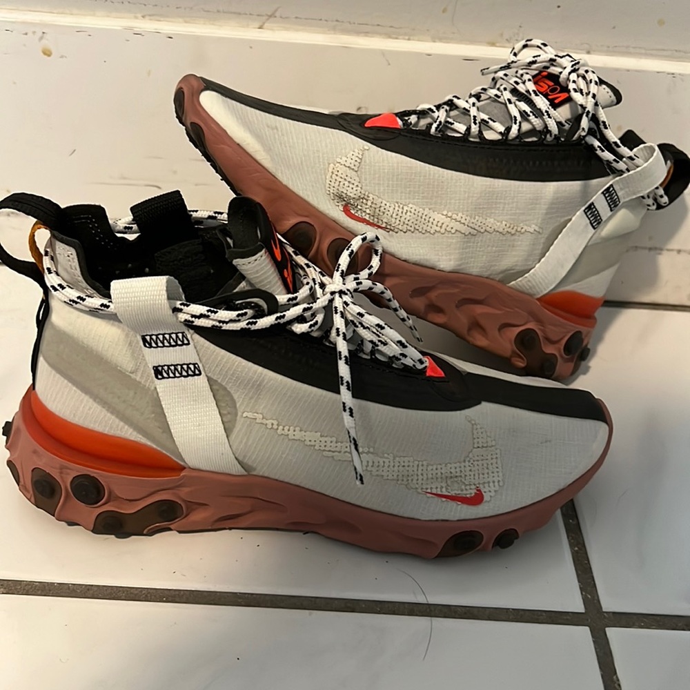 Nike ISPA react